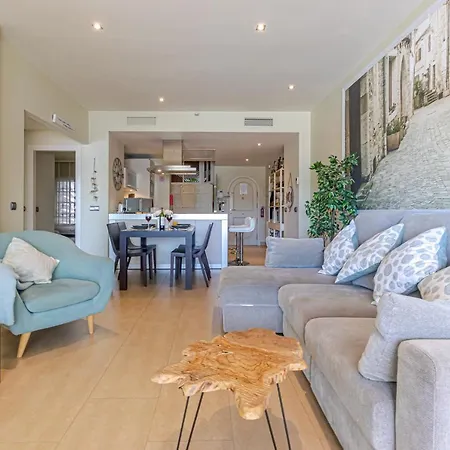 Puerto Marina Apartment *